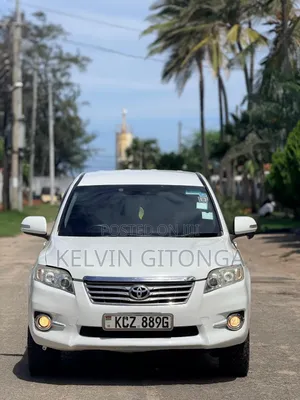 Toyota Vanguard 2013 White
