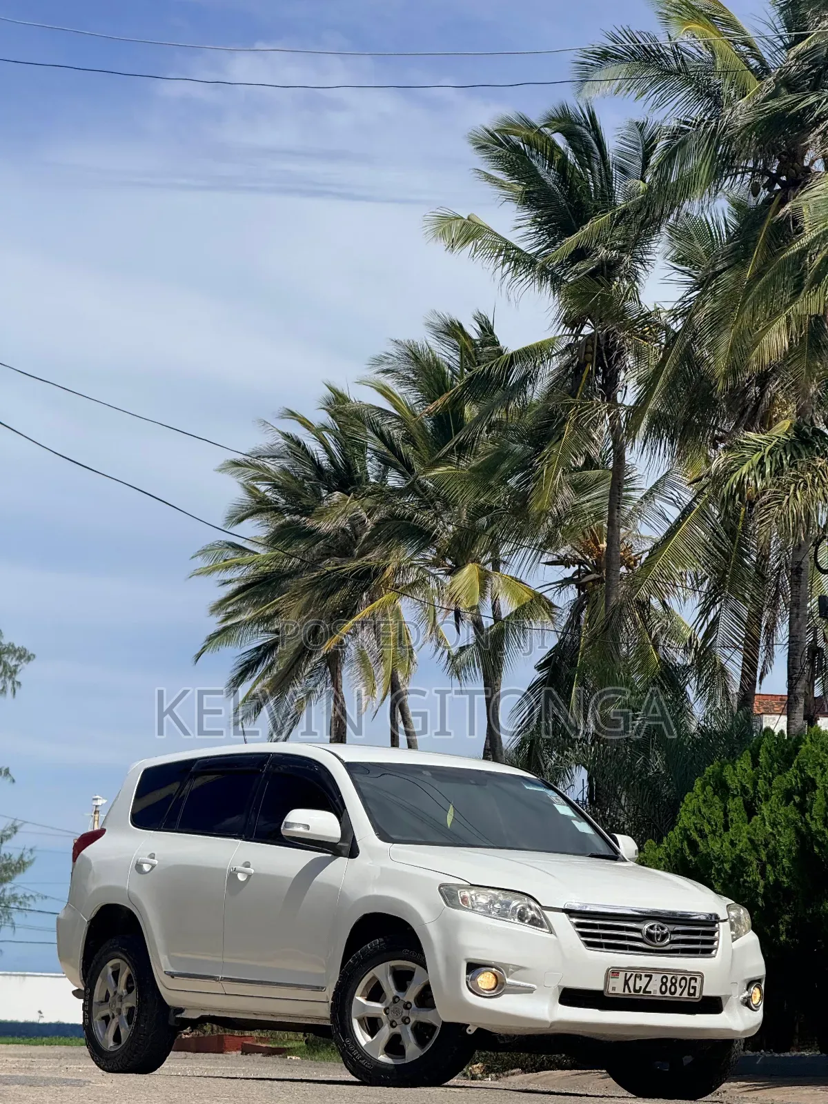 Toyota Vanguard 2013 White