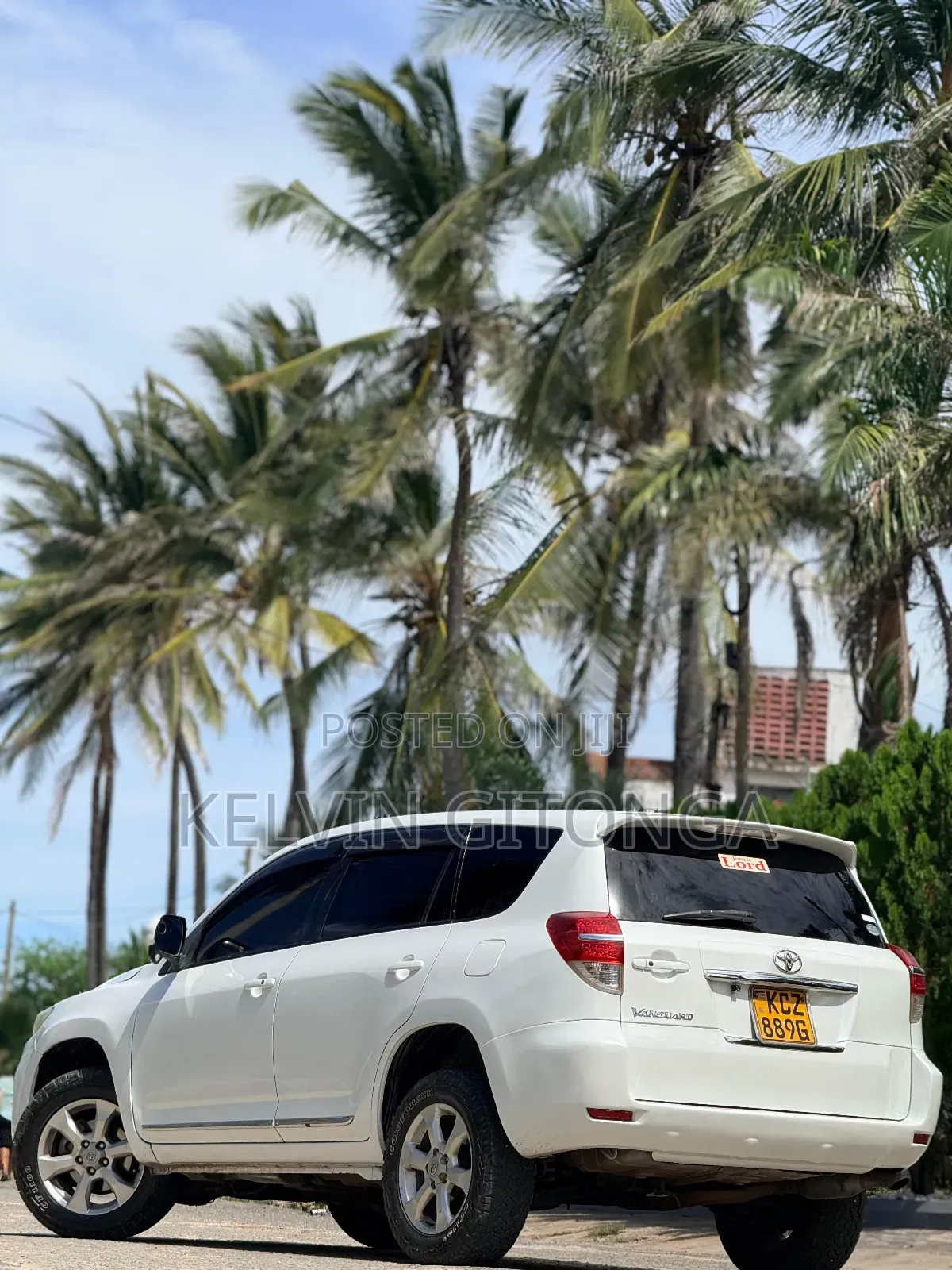 Toyota Vanguard 2013 White
