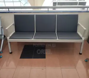 Waiting Bench:- 3-Link Steel Frame Waiting Bench