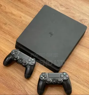Ex Usa Black Ps4 .Ps4 Slim 500gb ( Two Controllers )