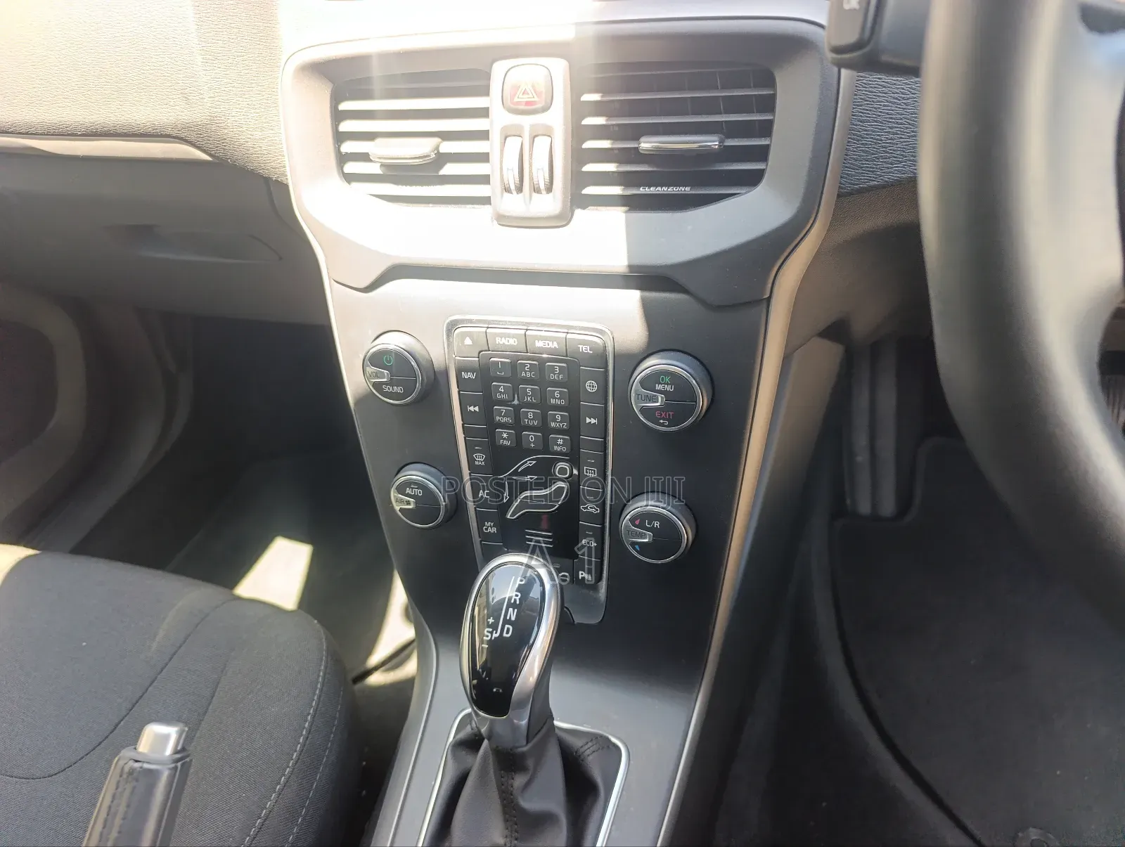 Volvo V40 2019 Blue