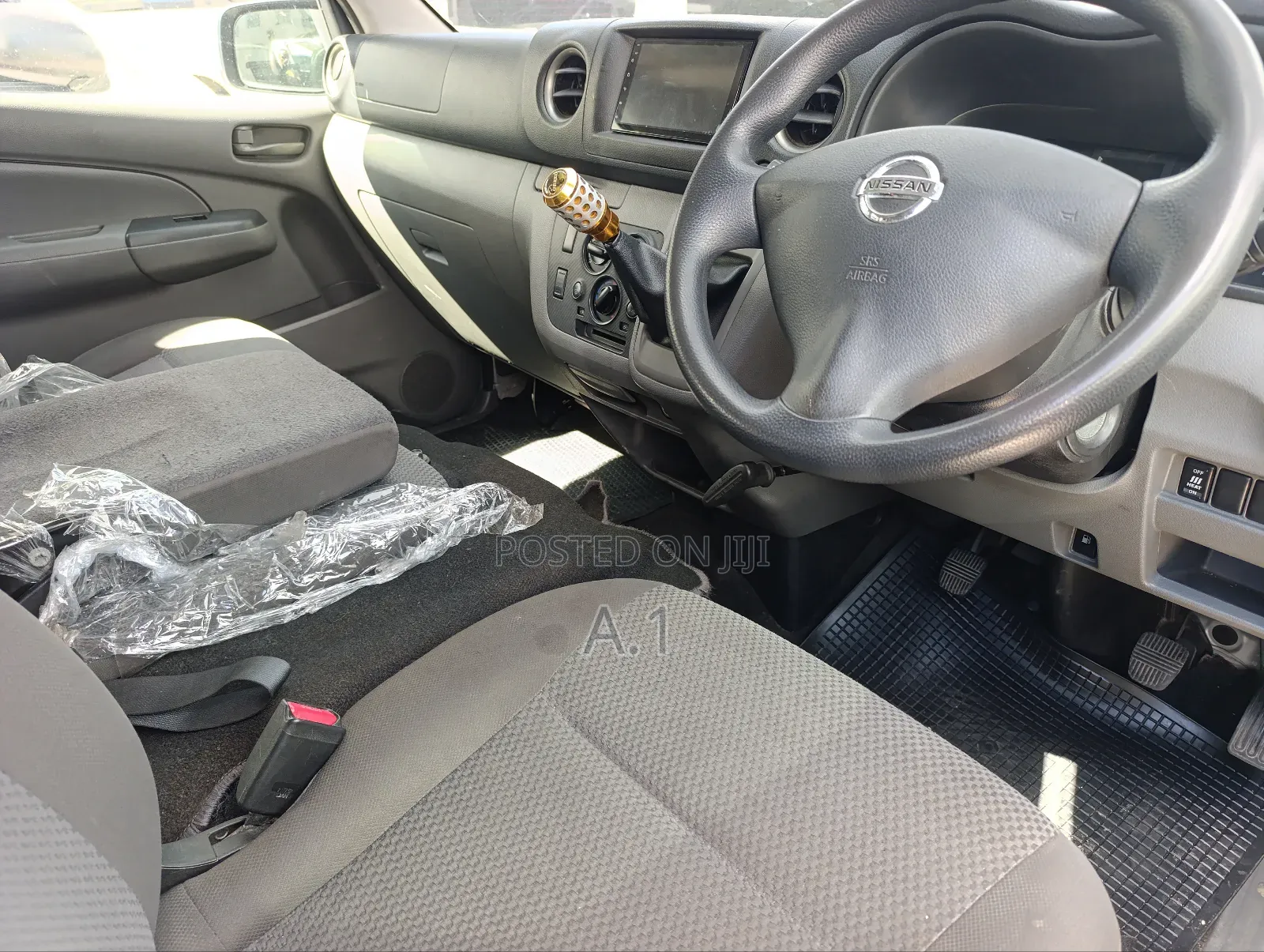 Nissan Caravan (Urvan) 2019 Silver