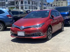 Toyota Auris 2019 Red