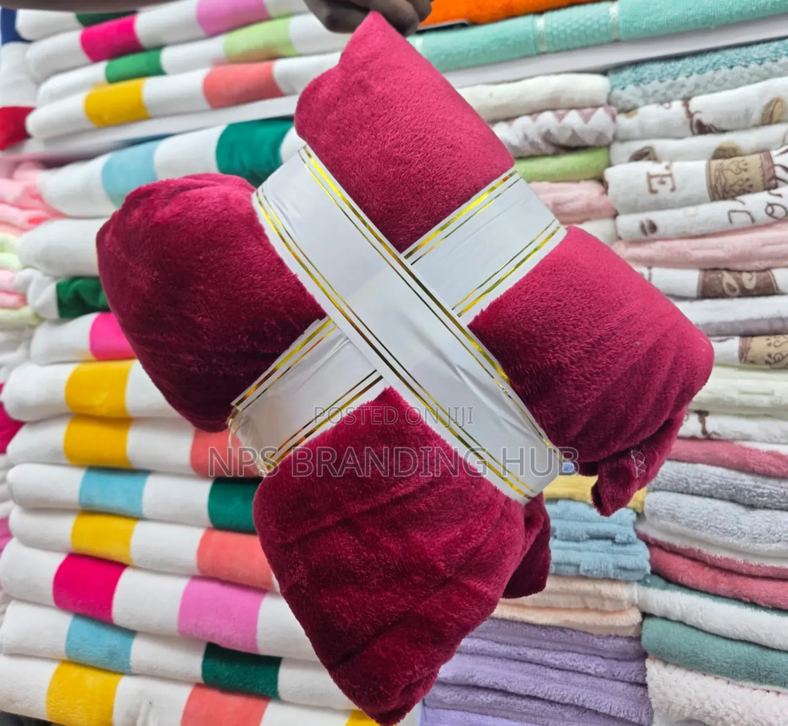 Plain Fleece Blanket With Ribbon Size: 6*6
 Sk