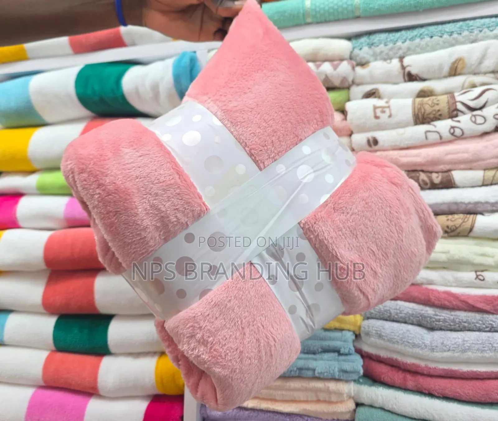 Plain Fleece Blanket With Ribbon Size: 6*6
 Sk