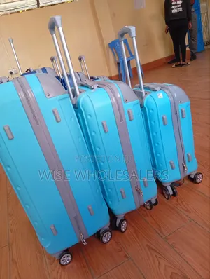 Hard Shell Fibre Suitcase – Durable Stylish