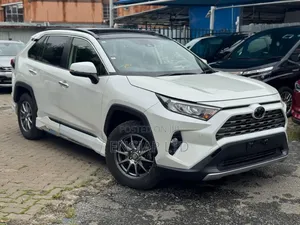 Toyota RAV4 2019 White