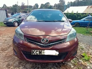 Toyota Vitz 2012 Maroon