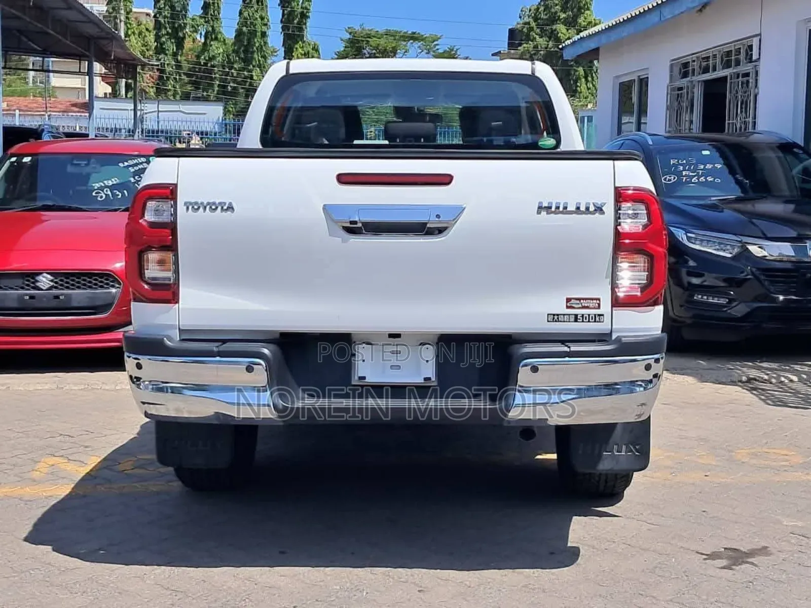 Toyota Hilux 2021 White