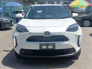 Toyota Yaris 1.5 Sedan XLE 2020 White