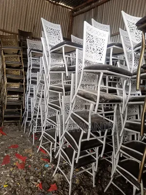 Restaurant Powder Coated Chairs With Black Cushion 