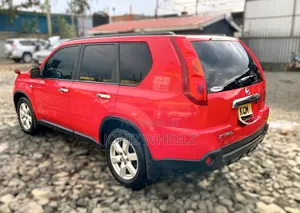 Nissan X-Trail 2.0 Petrol XE 2010 Red