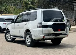 Mitsubishi Pajero Exceed 2019 White