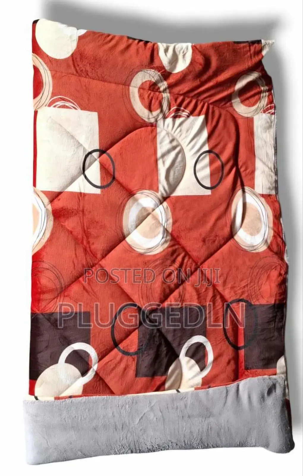 Single Woolen Duvet (5×6) – Neat Condition
