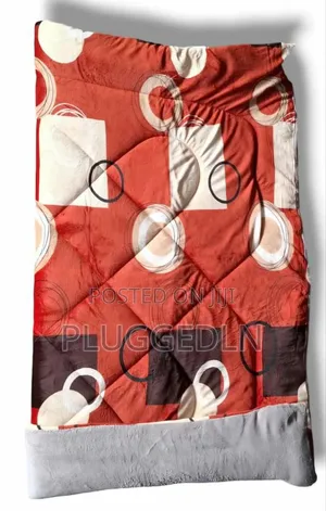 Single Woolen Duvet (5×6) – Neat Condition