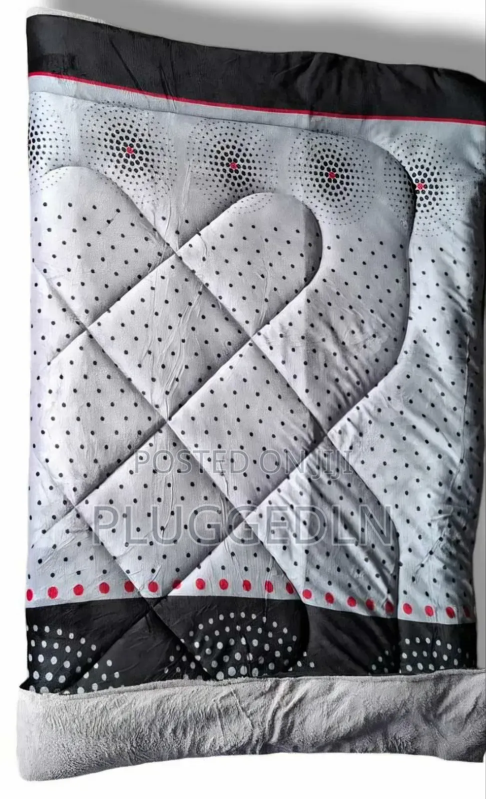 Single Woolen Duvet (5×6) – Neat Condition