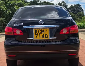 Nissan Bluebird 2010 Black