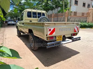 Toyota Land Cruiser 2013 White