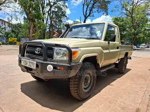 Toyota Land Cruiser 2013 White