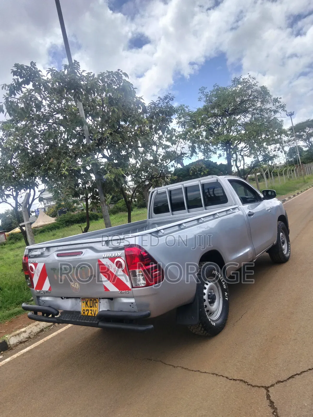 Toyota Hilux 2023 Silver
