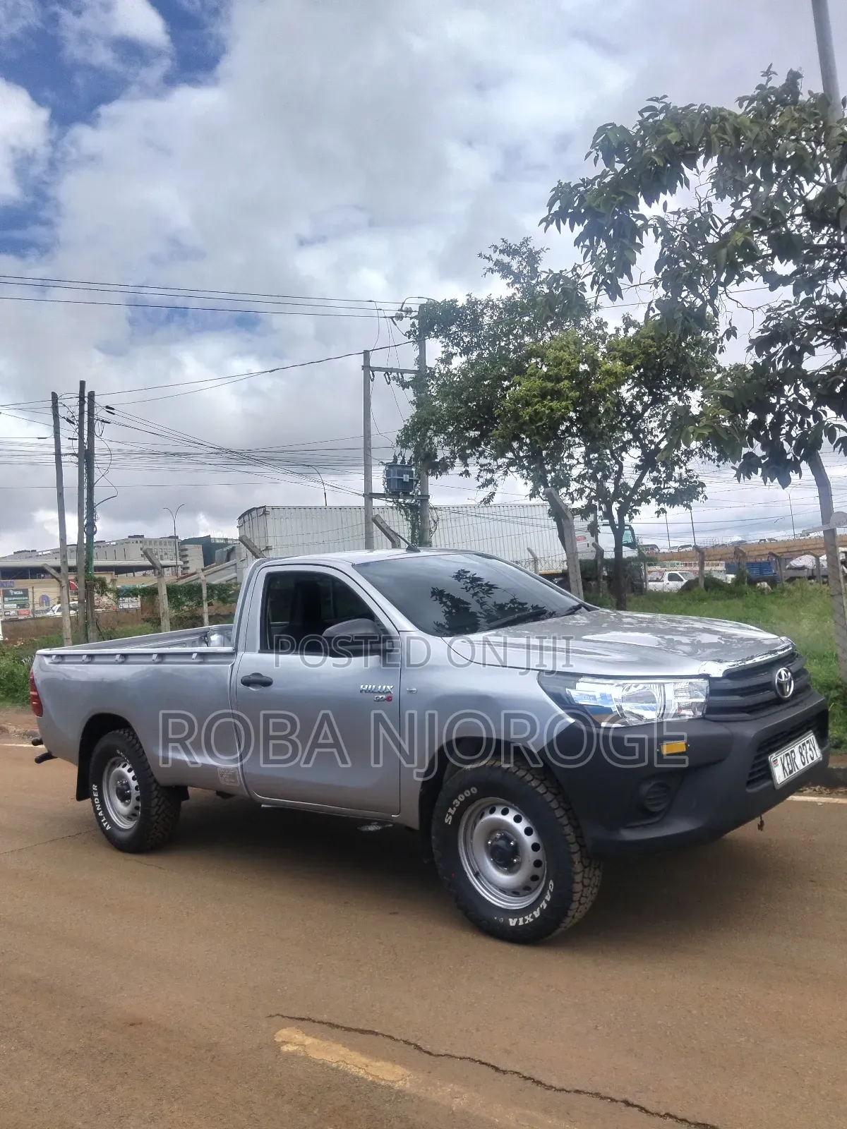 Toyota Hilux 2023 Silver