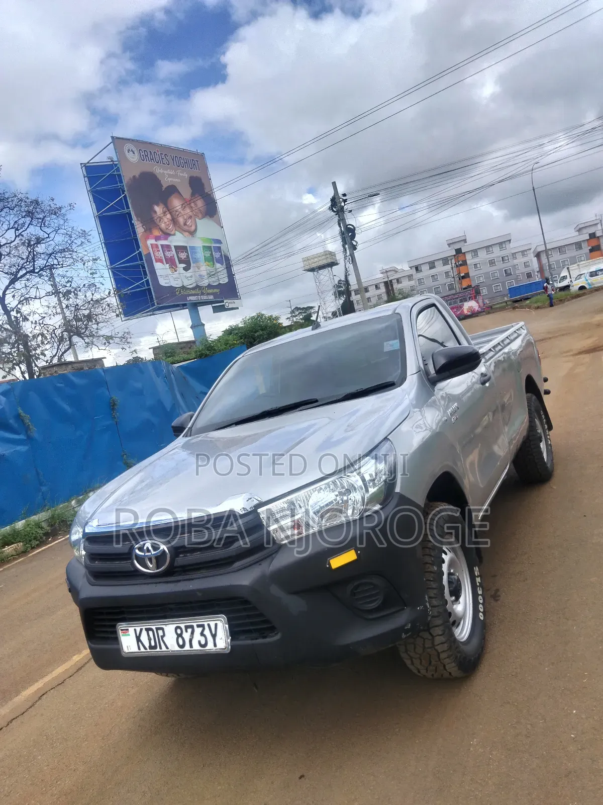 Toyota Hilux 2023 Silver