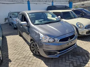 Mitsubishi Mirage ES 2019 Gray