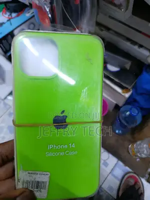 Feany iPhone 14 Liquid Silicone Case With Microfiber Lining-Neon Green