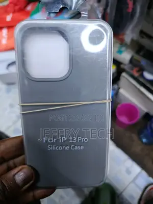 Elmo Liquid Silicone iPhone 13 Pro Case With Cloth Lining -Gray
