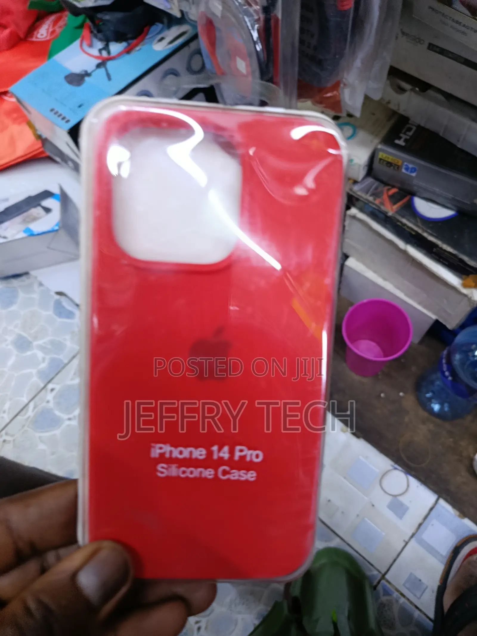 Fitsu iPhone 14 Pro Max Liquid Silicone Case With Cloth Lining -Red
