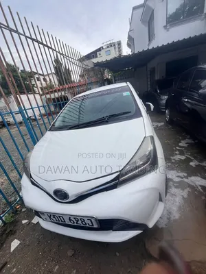 Toyota Vitz 2015 White