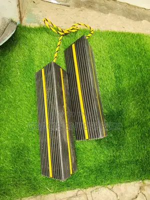 Rubber Reflective Wheel Rope Chocks