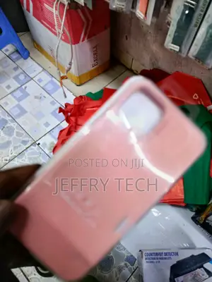 Veningo iPhone 13 Liquid Silicone Case With Cloth Lining -Pink