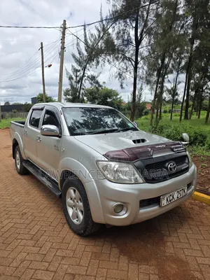 Toyota Hilux 2010 Silver
