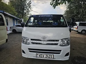 Toyota HiAce 2013 White