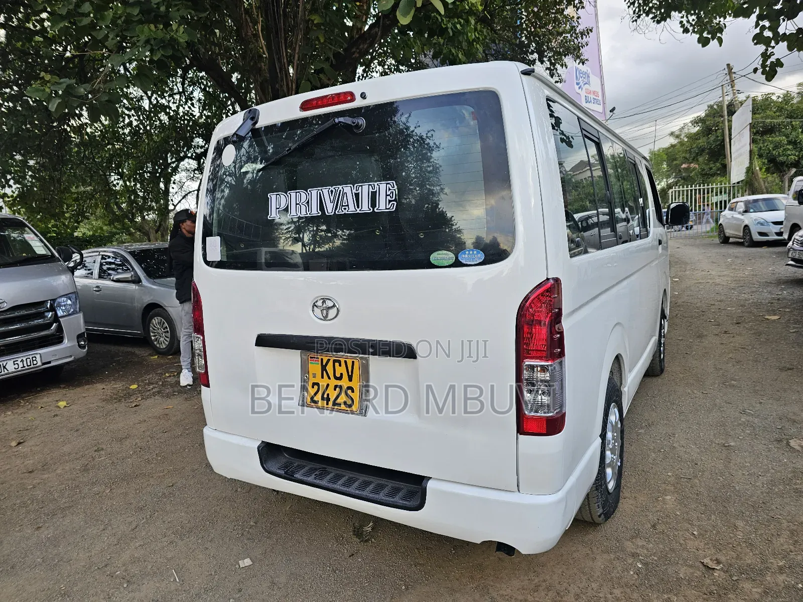 Toyota HiAce 2013 White