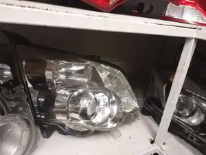 Noah Headlight Xenon 2012/2013