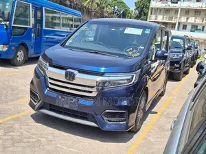 Honda Stepwgn 2018 Blue