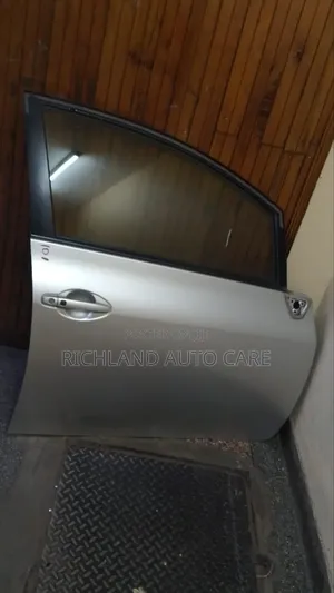 Front Door Toyota Auris Nze151