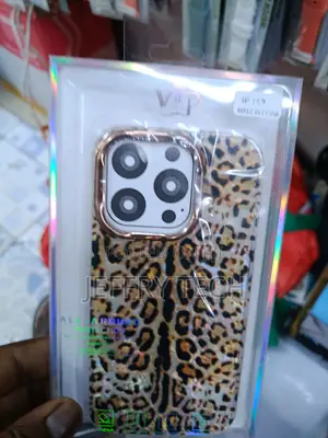 Cinka Cheetah Print iPhone 15 Pro Glossy Pated Case -Brown