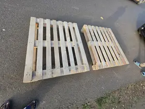 4×6 Detachable Pallet Bed-Natural Rustic Look.