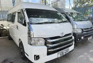 Toyota HiAce 2013 White