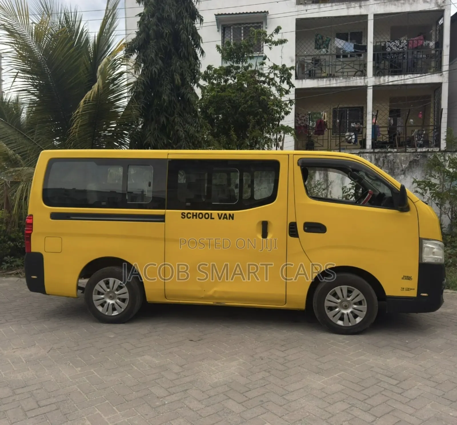 Nissan Caravan (Urvan) 2015 Yellow