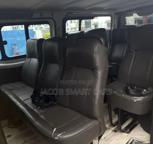 Nissan Caravan (Urvan) 2015 Yellow
