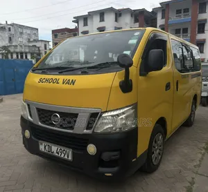 Nissan Caravan (Urvan) 2015 Yellow