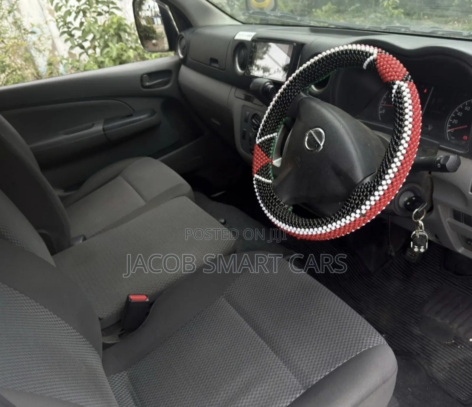 Nissan Caravan (Urvan) 2015 Yellow