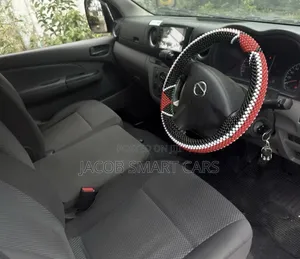 Nissan Caravan (Urvan) 2015 Yellow