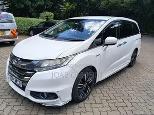 Honda Odyssey 2.0 Hybrid (7 seater) 2017 White