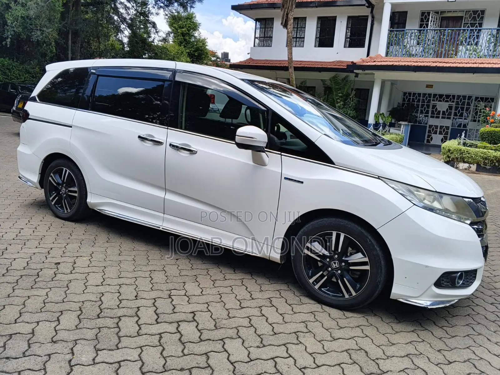 Honda Odyssey 2.0 Hybrid (7 seater) 2017 White